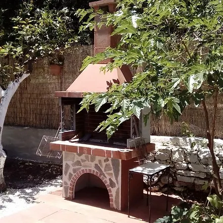 Lägenhet Flamiatos Garden *