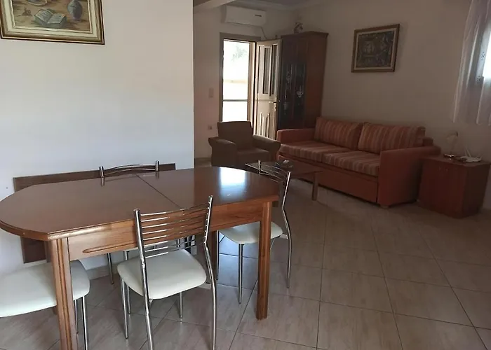Апартаменты Flamiatos Garden Poulata